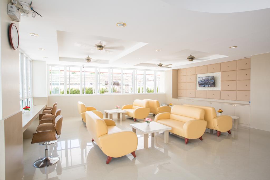 P.A. Thani Hotel Nakhon Sawan Exterior photo